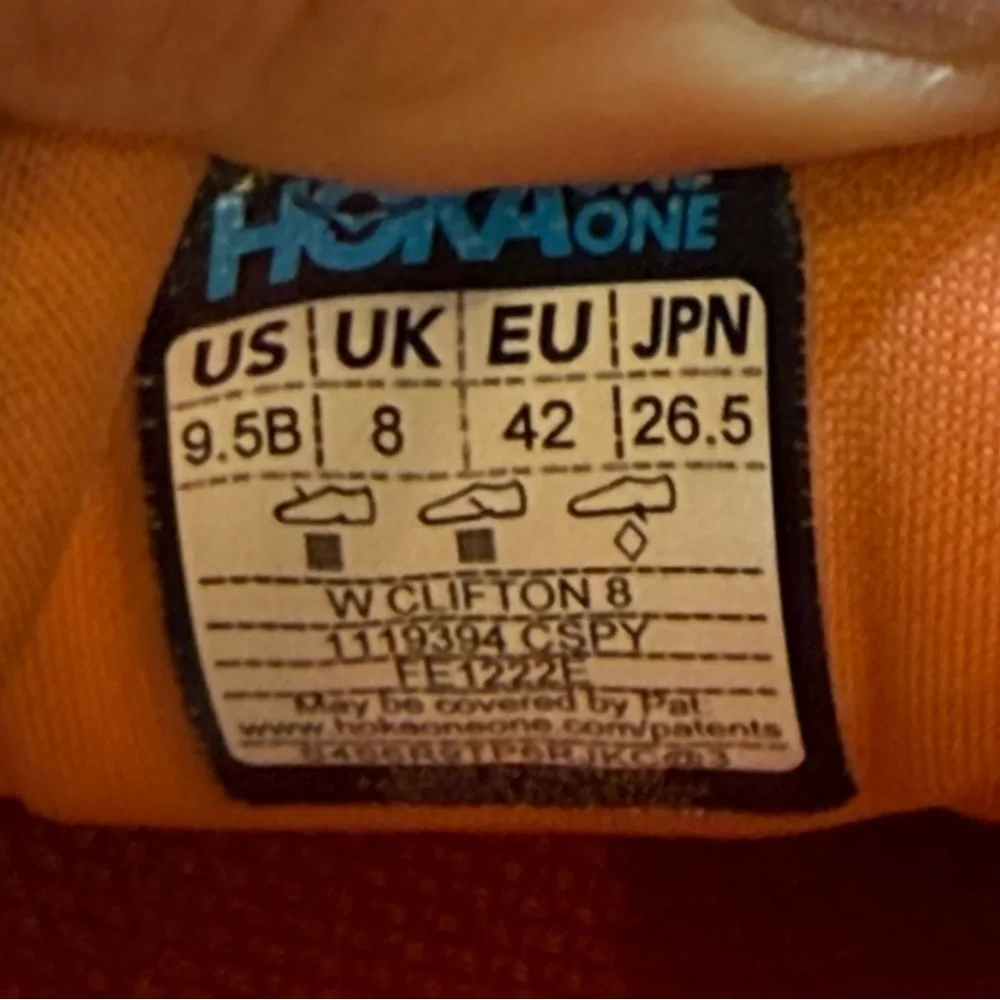 HOKA Clifton 8‎ Women's Running Walking Peach Orange Size 9.5B Comfort